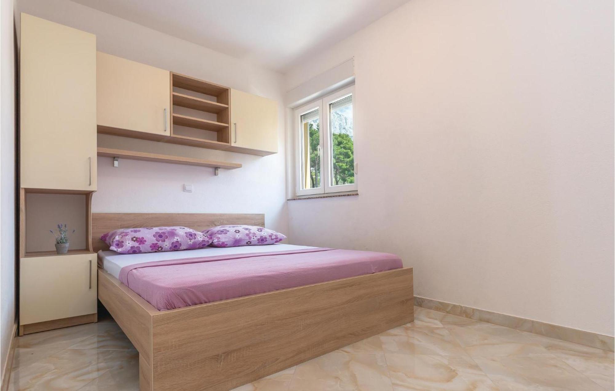 Awesome Apartment In Krvavica With Kitchen Luaran gambar