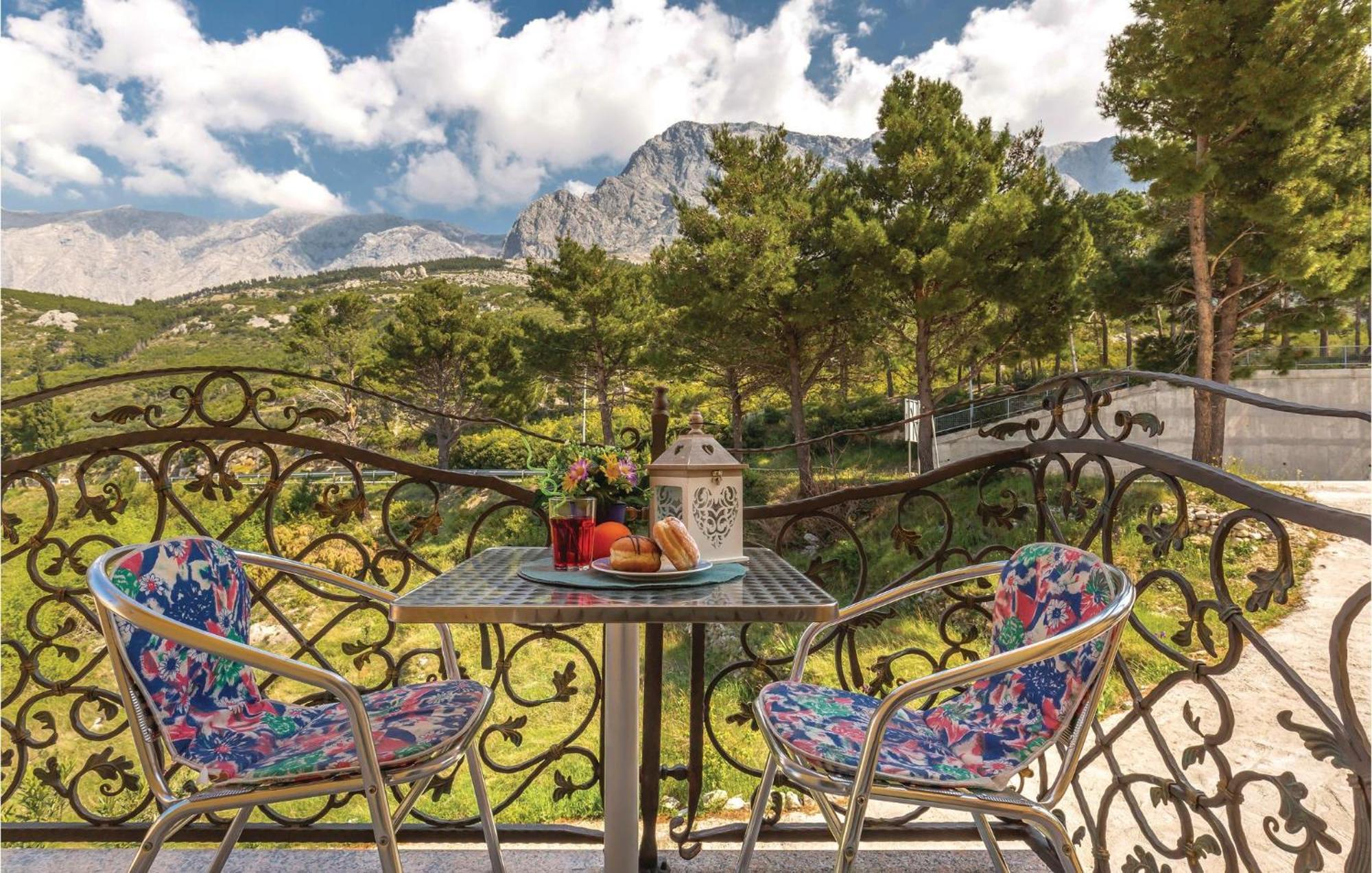 Awesome Apartment In Krvavica With Kitchen Luaran gambar